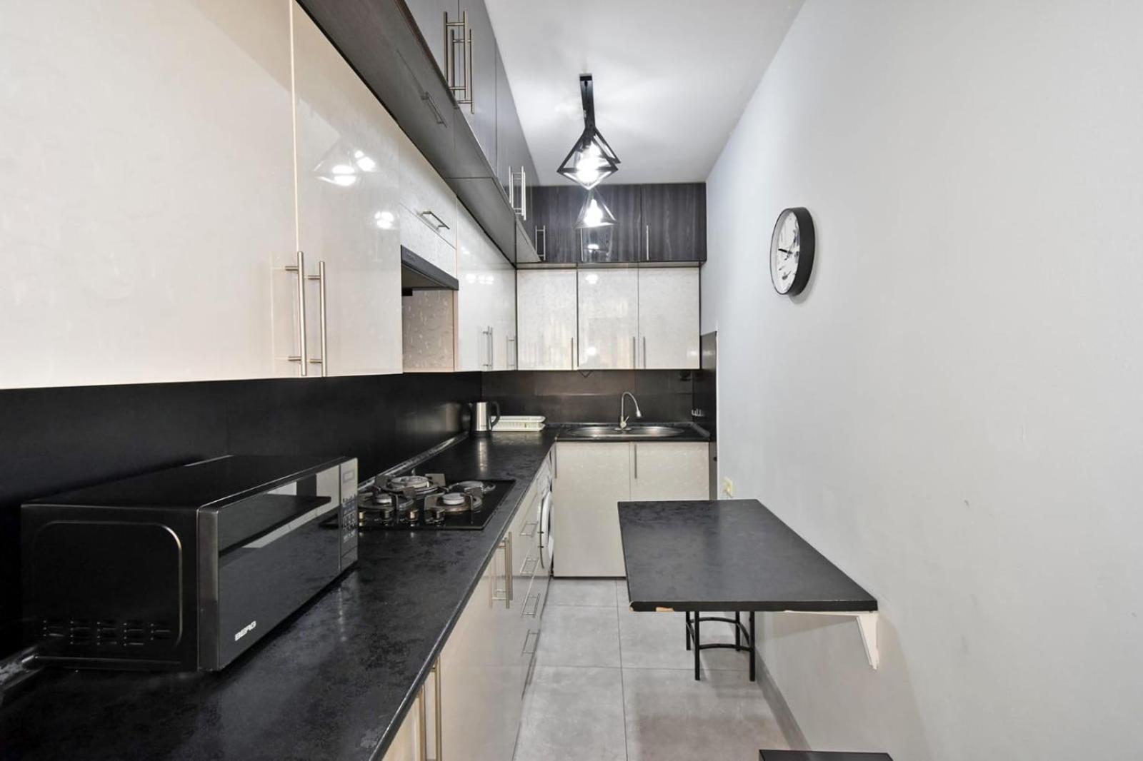 Luxury Spacious Apartment On Saryan Street.Centre Yerevan Bagian luar foto